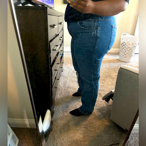 Plus Size Abercrombie & Fitch 90’s High Waist Jean - Picture 2 of 8